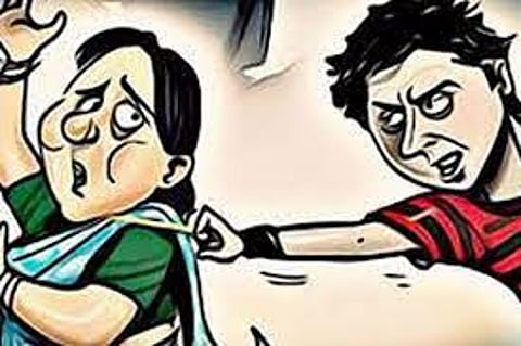 திருச்சியில் வாடகைக்கு வீடு கேட்பது போல் நடித்து மூதாட்டியிடம் நகை பறிப்பு