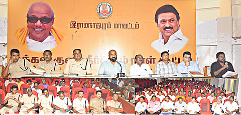 தேவர் குருபூஜை விழாவையொட்டி முன்னேற்பாடு பணிகள் தொடர்பான ஆய்வுக் கூட்டம் கலெக்டர் ஜானி டாம் வர்கீஸ் தலைமையில் நடந்தது. அருகில் போலீஸ் சூப்பிரண்டு தங்கத்துரை மற்றும் பலர் உள்ளனர்.