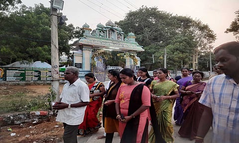 முருகன்குன்றத்தில் கந்த கிரிவலம் நடந்தபோது எடுத்த படம் 