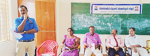 வேலைவாய்ப்பு கருத்தரங்கம் நடைபெற்ற போது எடுத்தபடம்.