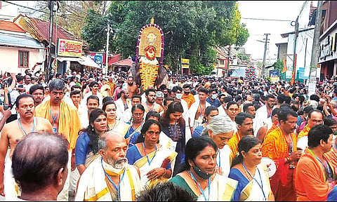 ஆராட்டு ஊர்வலம் நடந்த போது எடுத்த படம்.