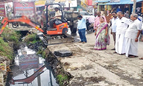 ஆரணியில் கால்வாய் அடைப்பு சீரமைப்பு