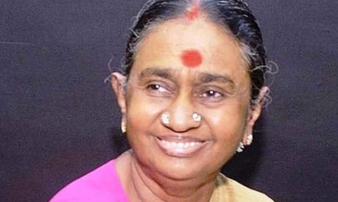 ஆஸ்பத்திரியில் சிகிச்சை முடிந்து தயாளு அம்மாள் வீடு திரும்பினார்
