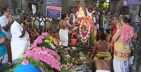 பவானி சங்கமேஸ்வரர் கோவிலில் சனி மகா பிரதோஷ வழிபாடு