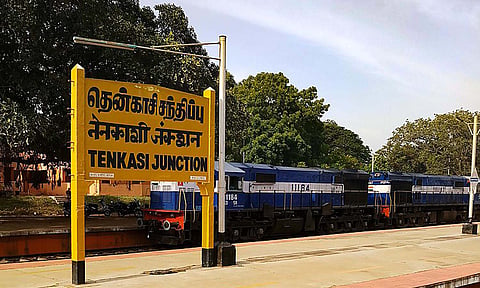 குருவாயூர்-புனலூர் எக்ஸ்பிரஸ் ரெயில் தென்காசி வழியாக மதுரை வரை நீட்டிக்கப்படுமா? - ரெயில்வே வாரியம் ஒப்புதல் வழங்க கோரிக்கை