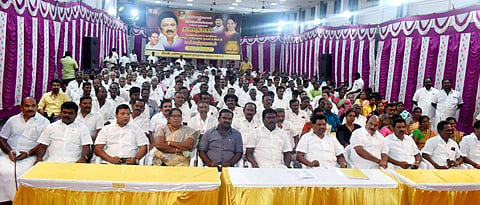 காணொலி மூலம் நடைபெற்ற கலந்துரையாடல் நிகழ்ச்சியில் கலந்து கொண்ட அமைச்சர் அனிதா ராதாகிருஷ்ணன் மற்றும் தி.மு.க. நிர்வாகிகளை படத்தில் காணலாம்.