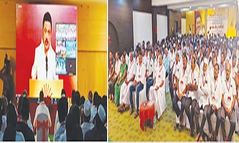 திருப்பத்தூரில் வாக்குச்சாவடி முகவர்களிடம் முதல்-அமைச்சர் மு.க.ஸ்டாலின் காணொளி காட்சி மூலம் பேசிய போது எடுத்த படம்.