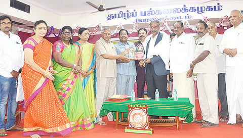 விழாவில் தமிழ்பல்கலைக்கழக துணைவேந்தர் திருவள்ளுவனுக்கு, வள்ளலார் விருது வழங்கப்பட்டது.