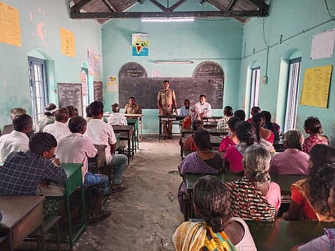 குஞ்சப்பனையில் பொதுமக்களுக்கு போதைப்பொருள் குறித்த விழிப்புணர்வு