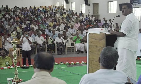 விளாத்திக்குளம் எம்.எல்.ஏ மணிகண்டன்