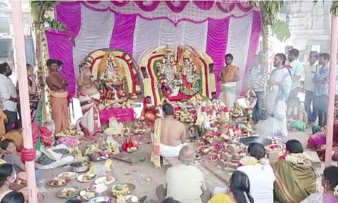 கார்த்திகை சதய திருநாளை முன்னிட்டு தருமபுரி கோட்டை கோவிலில் கல்யாண காமாட்சி திருக்கல்யாண விழா