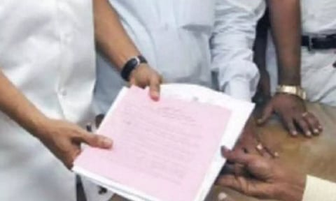 தீண்டாமை கொடுமைக்கு அனைத்து கட்சி கூட்டம் நடத்த கலெக்டரிடம், இந்திய கம்யூனிஸ்ட் மனு