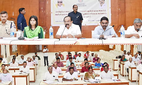 ஆய்வு கூட்டத்தில் அமைச்சர் சக்கரபாணி பேசினார்.