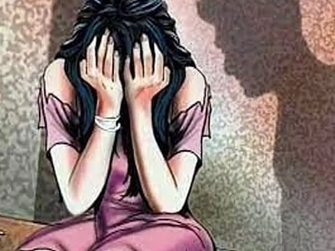 அன்னூர் அருகே 16 வயது சிறுமி குளிப்பதை எட்டிப்பார்த்த வாலிபர்