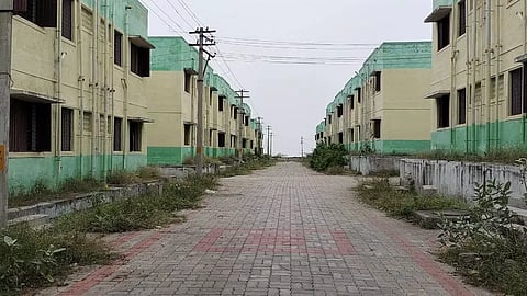 சமூக விரோதிகளின் கூடாரமாக மாறும் அரசு அடுக்குமாடி குடியிருப்பு