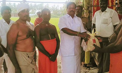 அரங்கனூரில் உள்ள அய்யா வைகுண்ட சுவாமி கோவில் திறப்பு நிகழ்ச்சியில் லட்சுமி காந்தன் எம்.எல்.ஏ. பங்கேற்ற காட்சி.