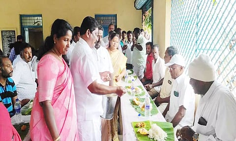 நாட்டறம்பள்ளி அருகே புத்துக்கோயில் ஆலயத்தில் அன்னதானம் திட்டத்தை எம்எல்ஏ துவக்கி வைத்தார்.
