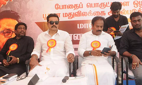 உண்ணாவிரத போராட்டம் நடைபெறும் போது எடுத்தபடம்...