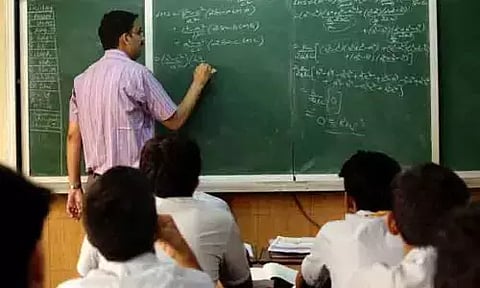 பள்ளி மாணவர்களுக்கு அரையாண்டு தேர்வு இன்று தொடக்கம்