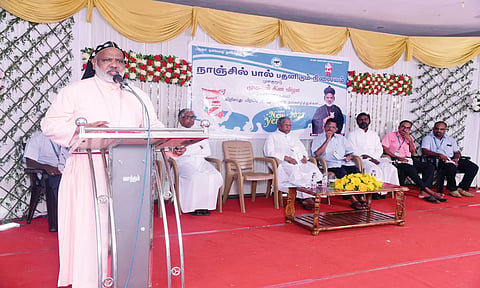 முகவர் தின விழாவில் மார்த்தாண்டம் மறைமாவட்ட ஆயர் வின்சென்ட் மார் பவுலோஸ் பேசியபோது எடுத்த படம் 
