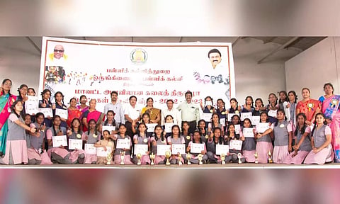 உடுமலை அரசு பள்ளி மாணவிகள் சாதனை