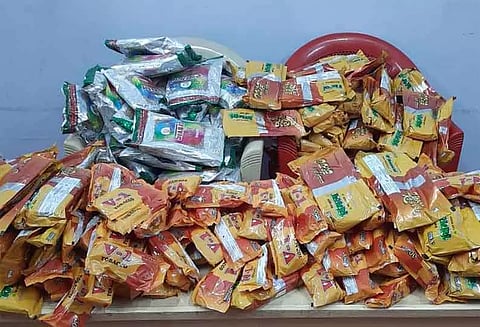அன்னூர் அருகே தடைசெய்யப்பட்ட 50 கிலோ புகையிலை பொருட்கள் பறிமுதல்