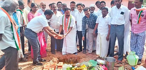 ரூபி மனோகரன் எம்.எல்.ஏ. அடிக்கல் நாட்டிய காட்சி.
