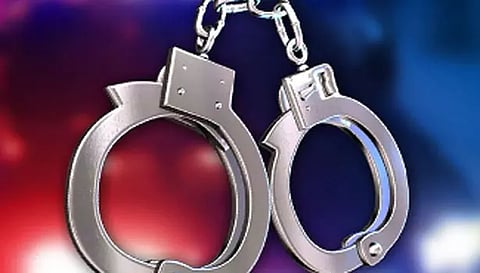 செல்போன் மூலம் லாட்டரி டிக்கெட் விற்பனை செய்த 5 பேர் கைது