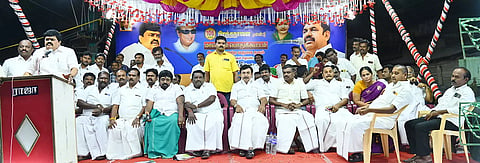சிவகாசியில் நடந்த பொதுக்கூட்டத்தில் முன்னாள் அமைச்சர் கே.டி.ராஜேந்திரபாலாஜி பேசிய காட்சி.