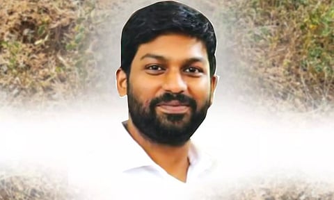சாத்தான்குளம் அருகே ஏழை கல்லூரி மாணவி கல்விக்கு எம்.எல்.ஏ. உதவி