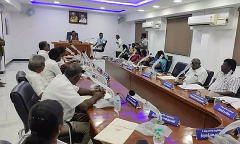பல்லடம் நகராட்சி சாதாரண கூட்டம் நடைபெற்ற காட்சி. 