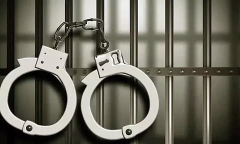 சட்டவிரோத மது விற்ற பெண் உள்பட 9 பேர் கைது