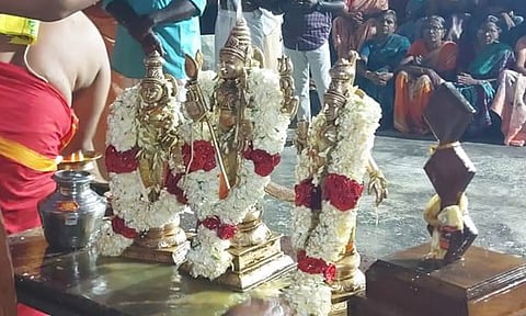 தெப்பக்குளத்தில் ஆராட்டு நிகழ்ச்சி நடந்தபோது எடுத்த படம் 