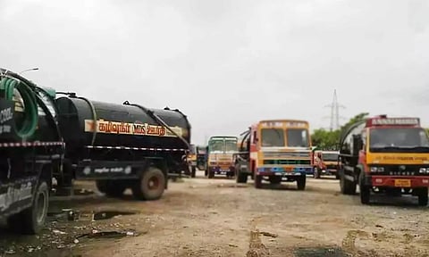 கண்ட இடங்களில் கழிவுநீரை கொட்டினால் நடவடிக்கை- கழிவுநீர் லாரி உரிமையாளர்களுக்கு குடிநீர் வாரியம் எச்சரிக்கை