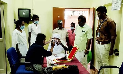 இலவச கண் சிகிச்சை முகாம் நடைபெற்ற காட்சி. 