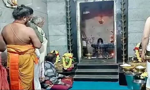 ஊட்டி காந்தல் காசிவிஸ்வநாதர் கோவிலில் மகா சிவராத்திரி விழா