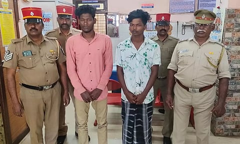 கைது செய்யப்பட்ட ௨ இளைஞர்கள்.