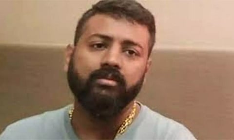 சிறையில் சொகுசு வாழ்க்கை... கையும் களவுமாக சிக்கிய சுகேஷ் சந்திரசேகர்