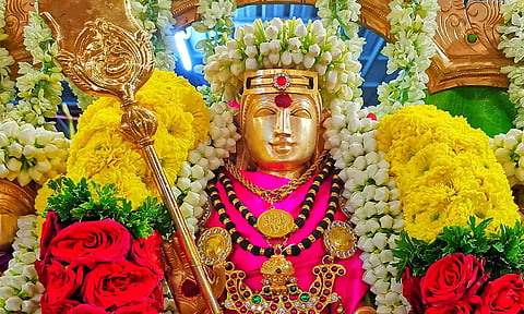 உலக வாழ்வை காக்கும் முருகனின் அருள்