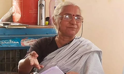 சமூக ஆர்வலர் மேதா பட்கர் வருகை- ஏகனாபுரத்தில் போலீஸ் குவிப்பு