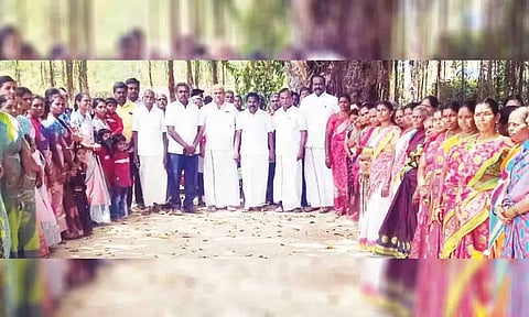 வள்ளிபுரம் ஊராட்சியில் உலக மகளிர் தினம் கே.என்.விஜயகுமார் எம்.எல்.ஏ., தலைமையில் நடைபெற்ற காட்சி.