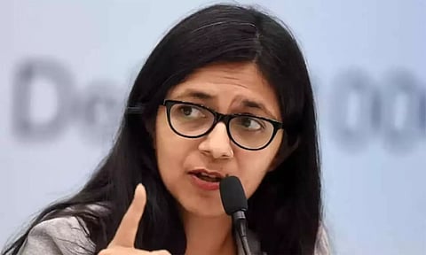 எனக்கும் அந்த கொடுமை நடந்தது... தந்தை மீது பாலியல் குற்றச்சாட்டு கூறிய டெல்லி மகளிர் ஆணைய தலைவி