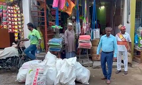 7 டன் பிளாஸ்டிக் பொருட்கள் பறிமுதல்