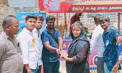 நீர் மோர் பந்தலை திறந்து வைத்த காட்சி.