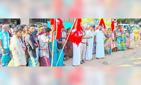 முத்துப்பேட்டையில் ஆர்ப்பாட்டம் நடந்தது.