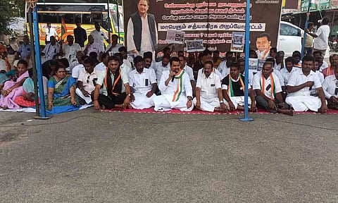 சத்யாகிரகப்போராட்டம் நடைபெற்ற காட்சி.
