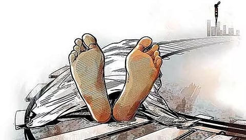 ரெயில் மோதி தொழிலாளி பலி