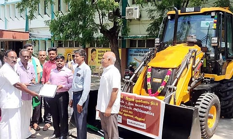 கண்மாய்கள் மராமத்து பணிக்கு ஜே.சி.பி. எந்திரங்கள்