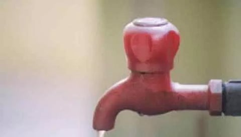 பொன்னேரி நகராட்சியில் ரூ.54 லட்சம் வரிபாக்கி- குடிநீர் இணைப்புகளை துண்டிக்க உத்தரவு