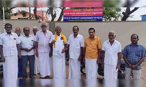  மனு கொடுக்க வந்த பொதுமக்கள்.